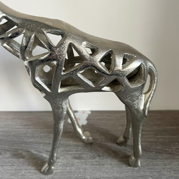 Vintage Steel Silver Metal Hollow Modern Art Giraffe Statue Made in India EUC - Picture 4 of 8